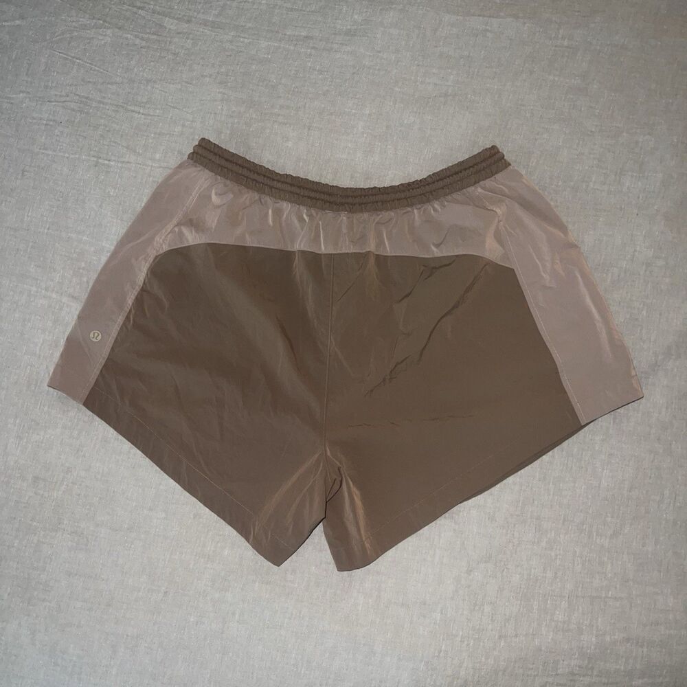 Lululemon Evergreen Short Cacao Almond Butter Size 10 W7BNUS Glyde Tan Brown - Picture 7 of 10